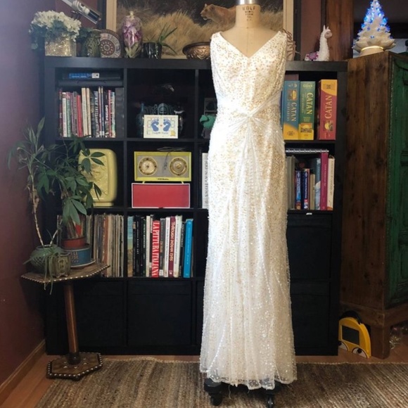 Retro Wedding Dress - Picture 1 of 10